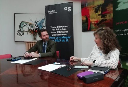 Uno firma banco Sabadell